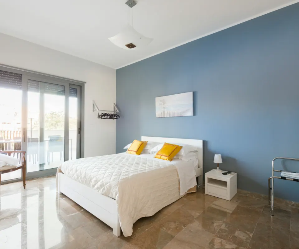 Camera matrimoniale luminosa – Attico Panoramico, casa vacanze a Milazzo