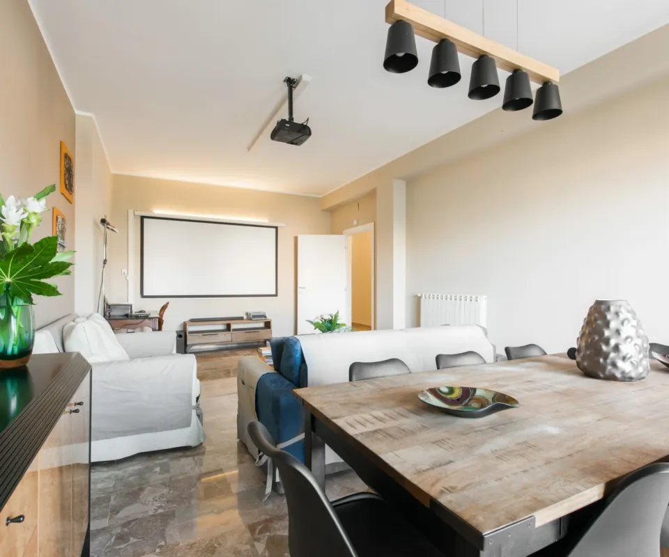 Soggiorno con zona pranzo dell'Attico Panoramico, casa vacanze nel centro storico di Milazzo