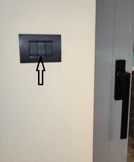 Pulsanti avvolgibili e porta scorrevole